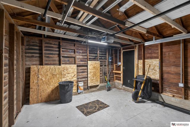 4930 N 33rd Avenue, Omaha, NE 68111