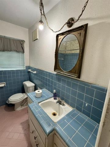 10609 Whitehaven Road, The Village, OK 73120