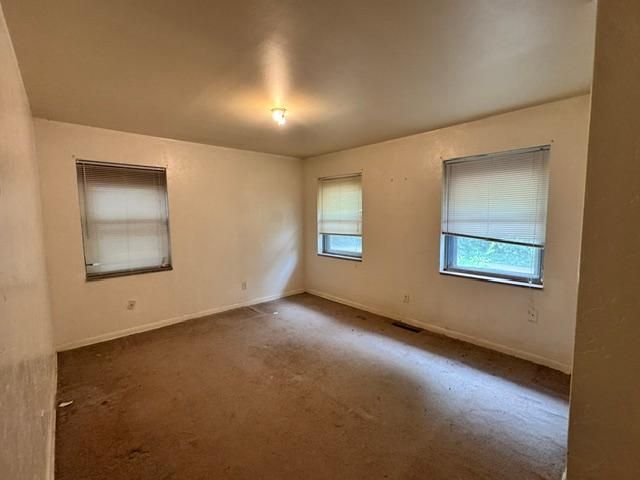10609 Whitehaven Road, The Village, OK 73120