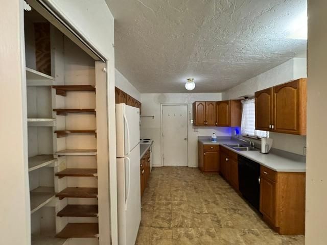 10609 Whitehaven Road, The Village, OK 73120