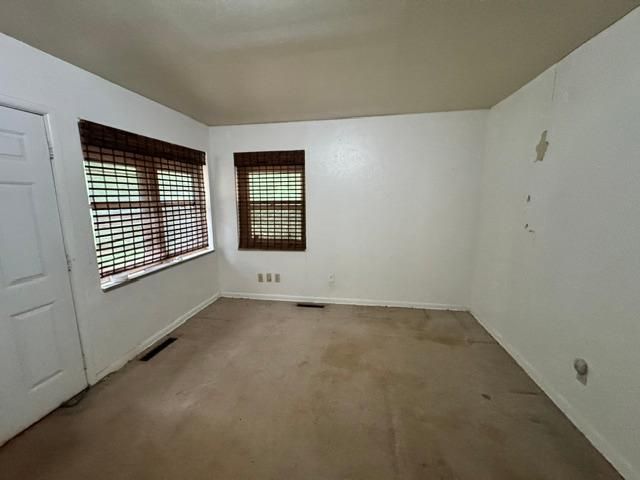 10609 Whitehaven Road, The Village, OK 73120