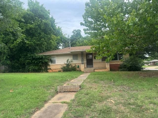10609 Whitehaven Road, The Village, OK 73120
