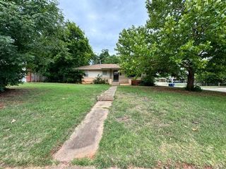10609 Whitehaven Road, The Village, OK 73120
