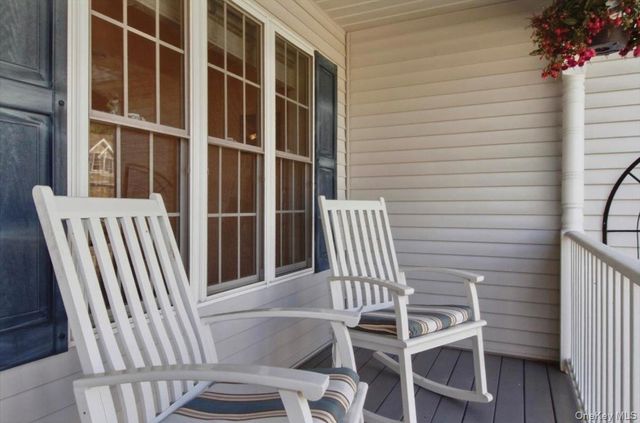 18 Barrett Place, Beacon, NY 12508