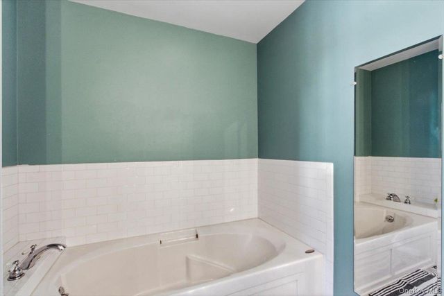 18 Barrett Place, Beacon, NY 12508