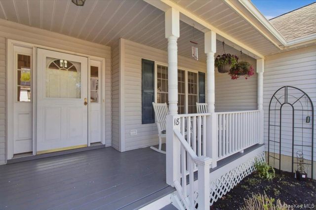 18 Barrett Place, Beacon, NY 12508