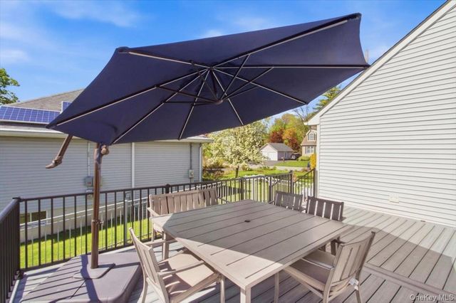 18 Barrett Place, Beacon, NY 12508