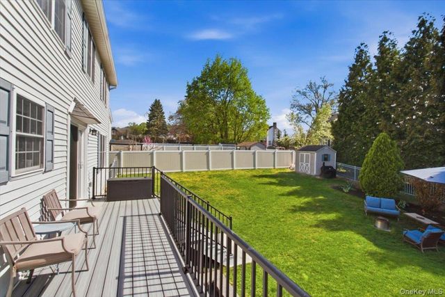 18 Barrett Place, Beacon, NY 12508