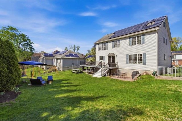 18 Barrett Place, Beacon, NY 12508