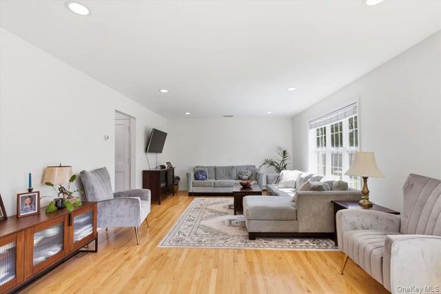 18 Barrett Place, Beacon, NY 12508