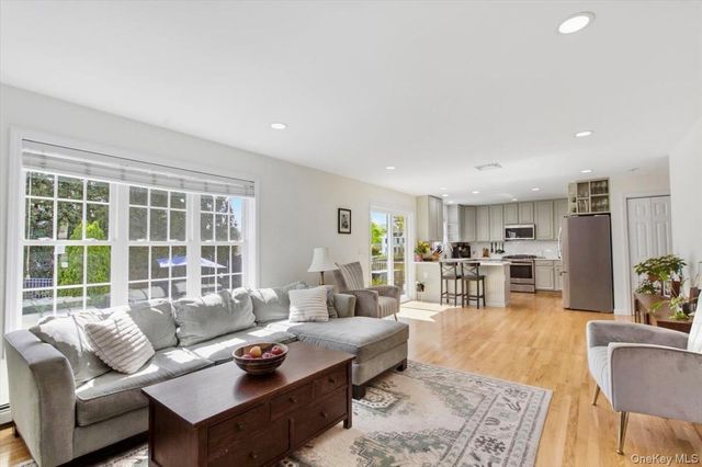 18 Barrett Place, Beacon, NY 12508