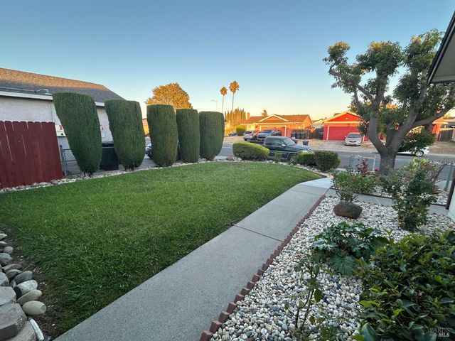 616 Emperor Dr, Suisun City, CA 94585