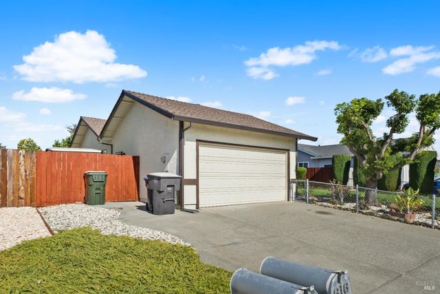 616 Emperor Dr, Suisun City, CA 94585