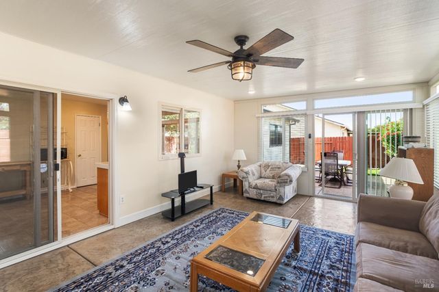 616 Emperor Dr, Suisun City, CA 94585