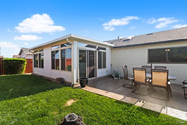 616 Emperor Dr, Suisun City, CA 94585