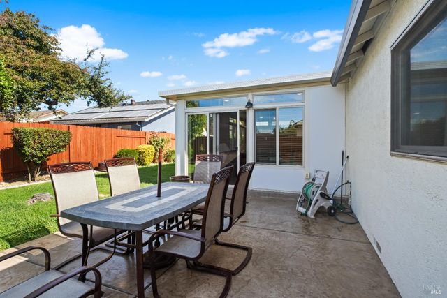 616 Emperor Dr, Suisun City, CA 94585