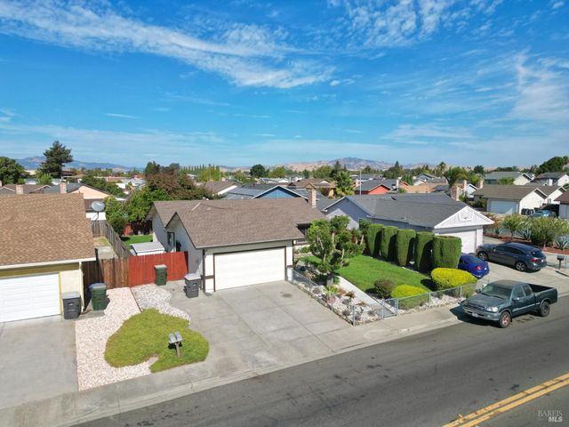 616 Emperor Dr, Suisun City, CA 94585