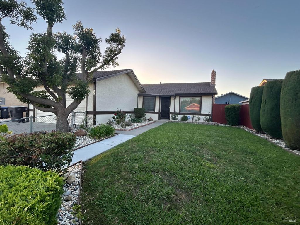 616 Emperor Dr, Suisun City, CA 94585