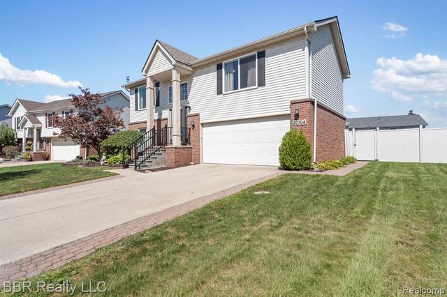 20704 Busenbark Lane, Brownstown, MI 48183