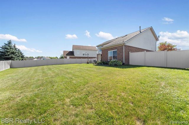 20704 Busenbark Lane, Brownstown, MI 48183