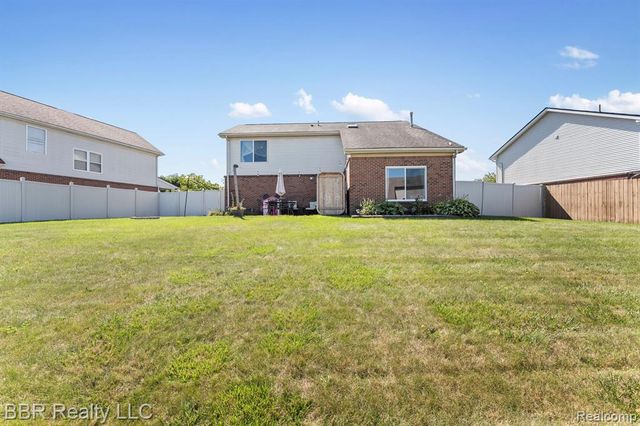20704 Busenbark Lane, Brownstown, MI 48183
