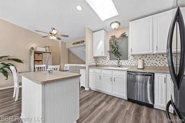 20704 Busenbark Lane, Brownstown, MI 48183