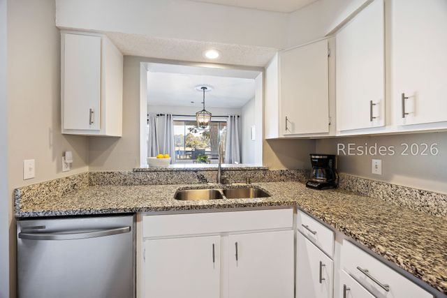 60 Carnoustie Rd Apt 984, Hilton Head Island, SC 29928