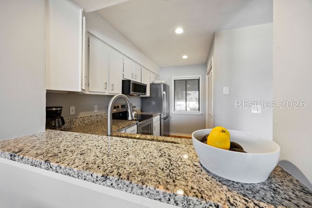60 Carnoustie Rd Apt 984, Hilton Head Island, SC 29928