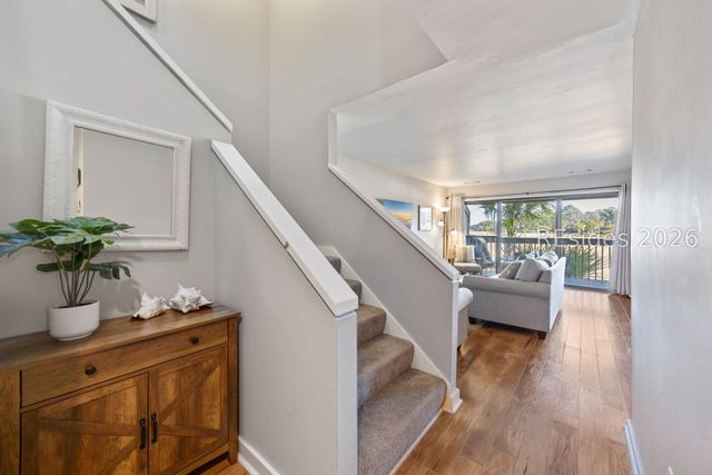 60 Carnoustie Rd Apt 984, Hilton Head Island, SC 29928