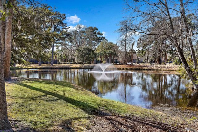 60 Carnoustie Rd Apt 984, Hilton Head Island, SC 29928