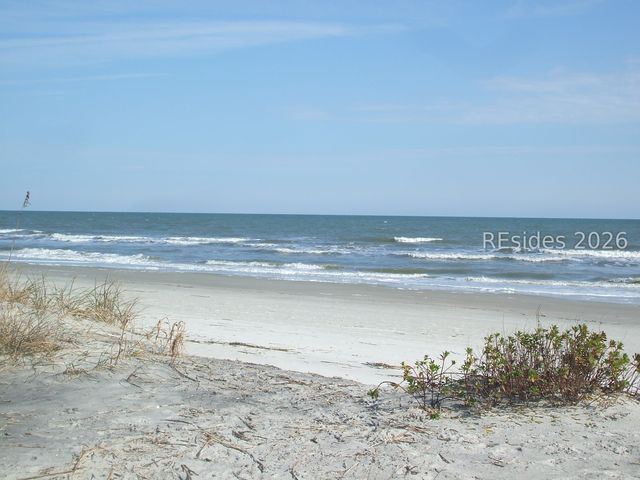 60 Carnoustie Rd Apt 984, Hilton Head Island, SC 29928