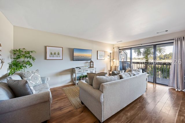 60 Carnoustie Rd Apt 984, Hilton Head Island, SC 29928