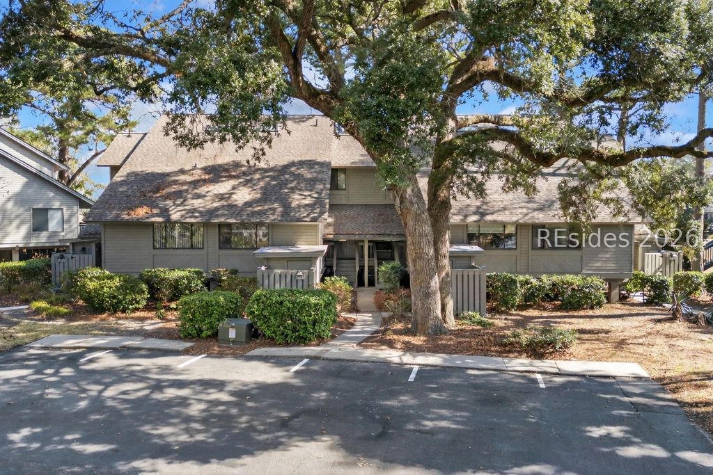 60 Carnoustie Rd Apt 984, Hilton Head Island, SC 29928
