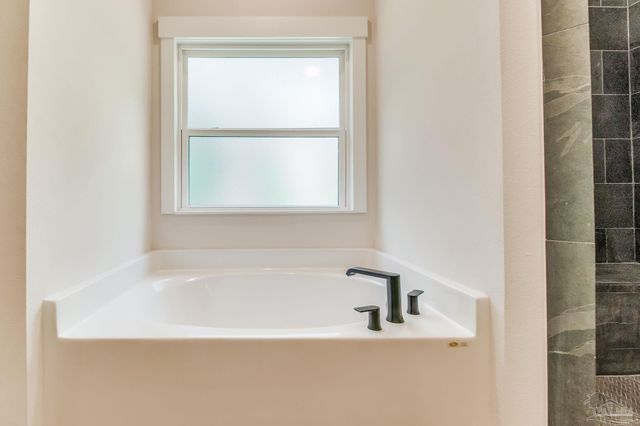 2329 Molino Bridge Rd, Pace, FL 32571