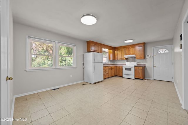 2503 Country Club Road, Jacksonville, NC 28546
