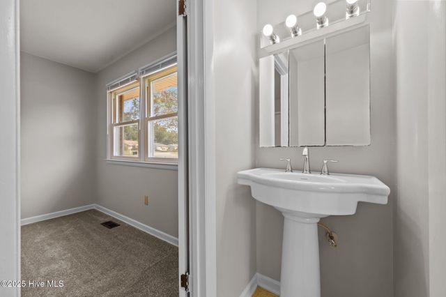2503 Country Club Road, Jacksonville, NC 28546