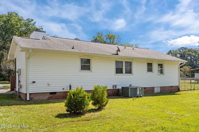 2503 Country Club Road, Jacksonville, NC 28546