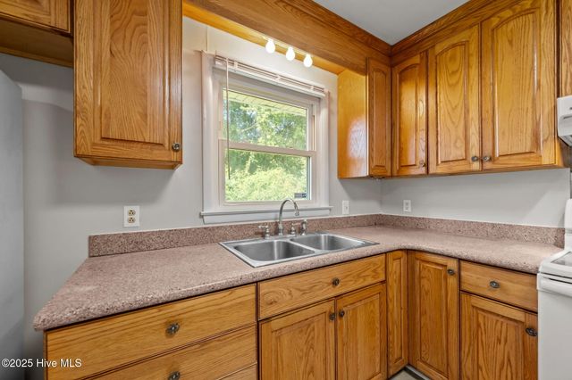 2503 Country Club Road, Jacksonville, NC 28546