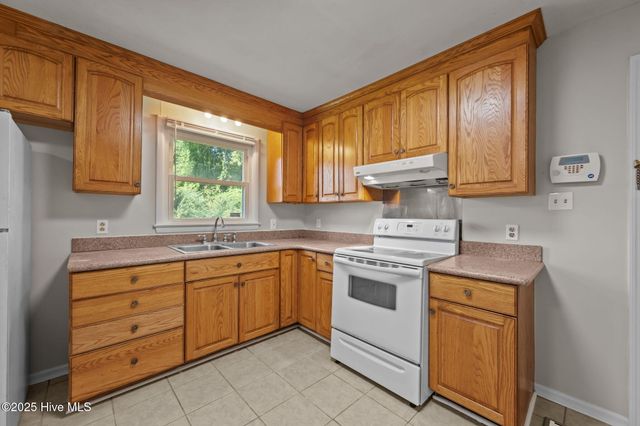 2503 Country Club Road, Jacksonville, NC 28546