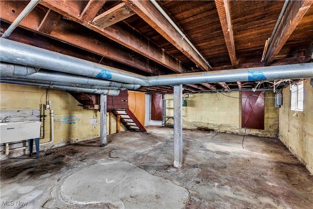 4306 W 52nd Street, Cleveland, OH 44144