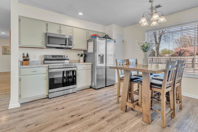 368 LITTLE OAK LN, Collierville, TN 38017