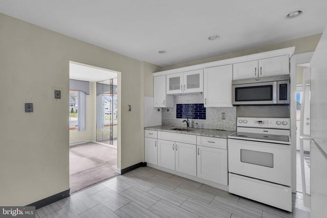 103 CARVER DR, Wenonah, NJ 08090