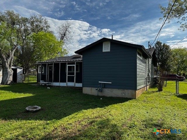 450 Wallace Street, Seguin, TX 78155