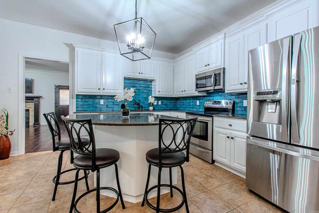 26 Emerald Drive, Maumelle, AR 72113