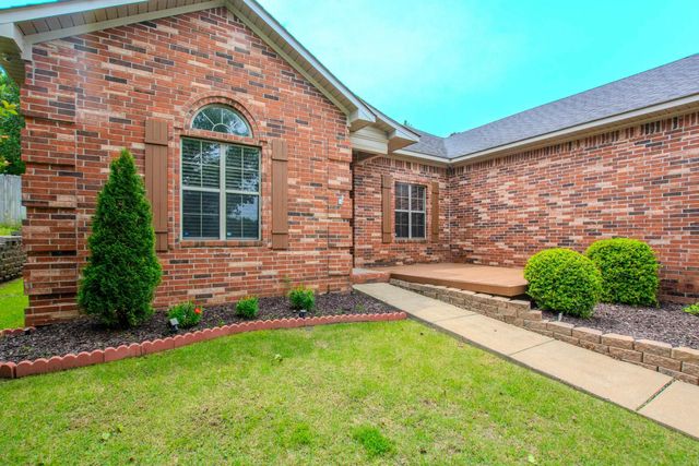 26 Emerald Drive, Maumelle, AR 72113
