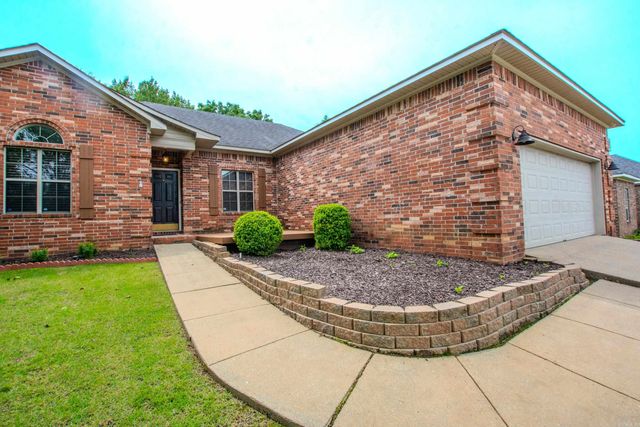 26 Emerald Drive, Maumelle, AR 72113