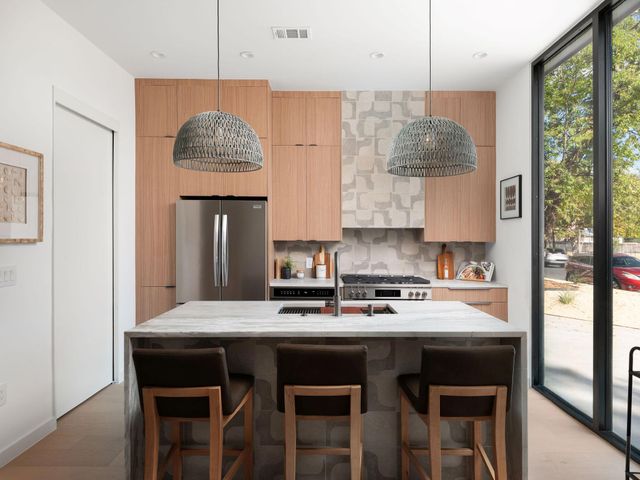 2301 East 2nd ST 2, Austin, TX 78702