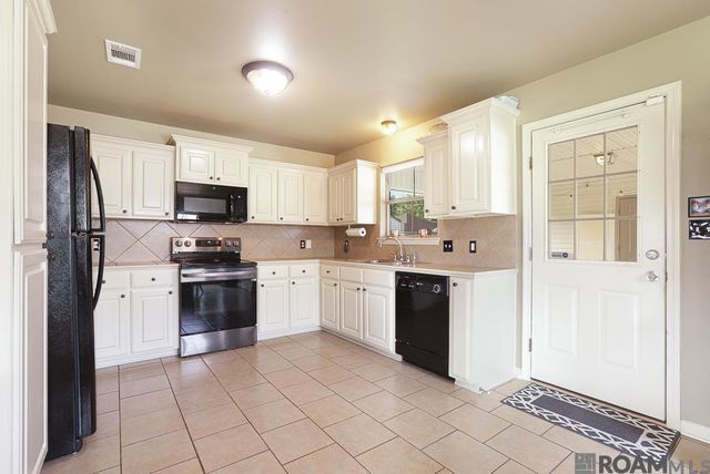 33683 Fairhaven Ave, Walker, LA 70785