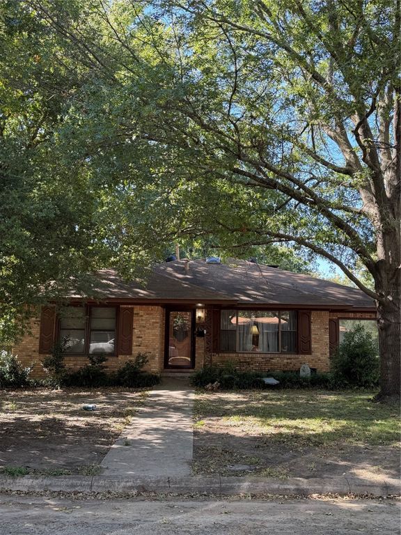 509 N Chestnut Street, Gainesville, TX 76240