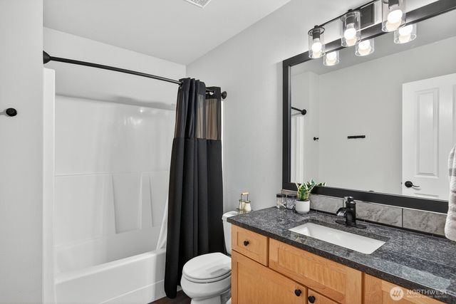 2215 37th Court, Anacortes, WA 98221
